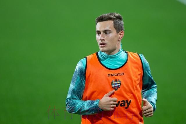 皇马希望回购德弗鲁托斯作为替代巴斯克斯的人选